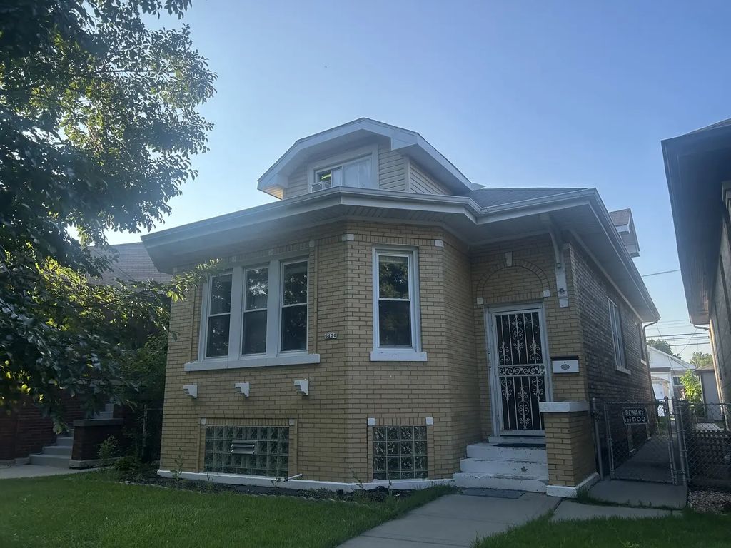 6130 W Addison Street, Chicago