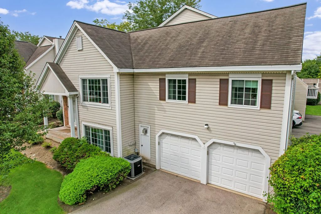 6412 Fremont Drive 6412, Hanover Park