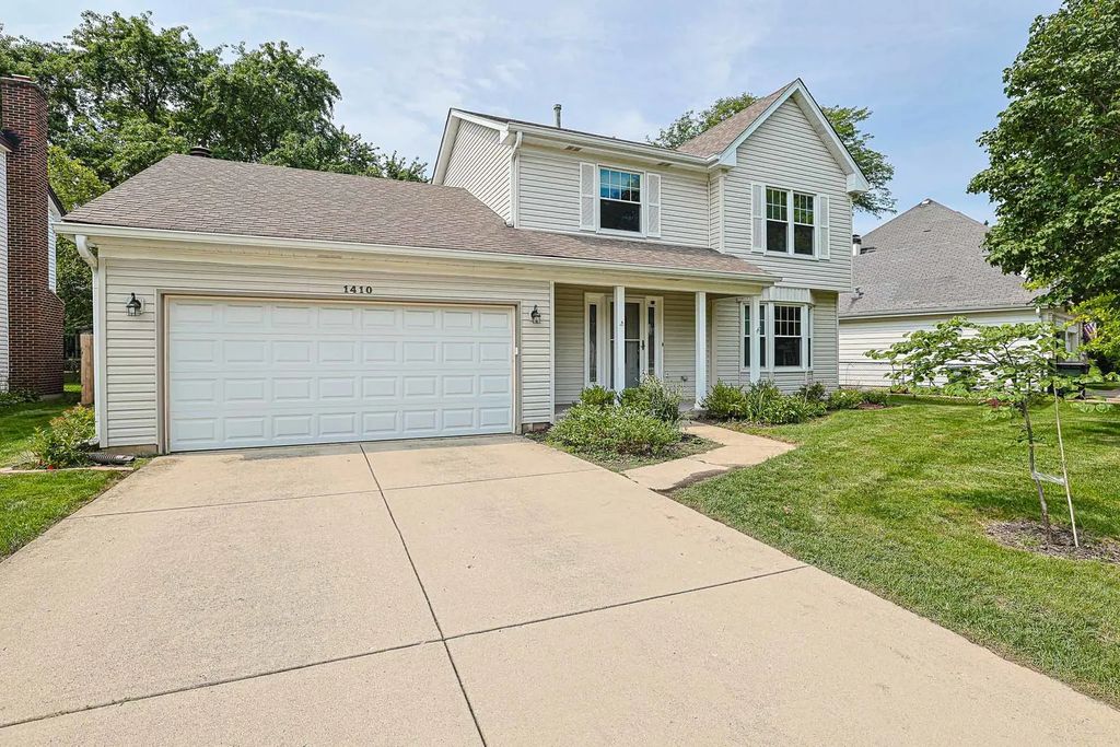 1410 Huntington Drive, Mundelein