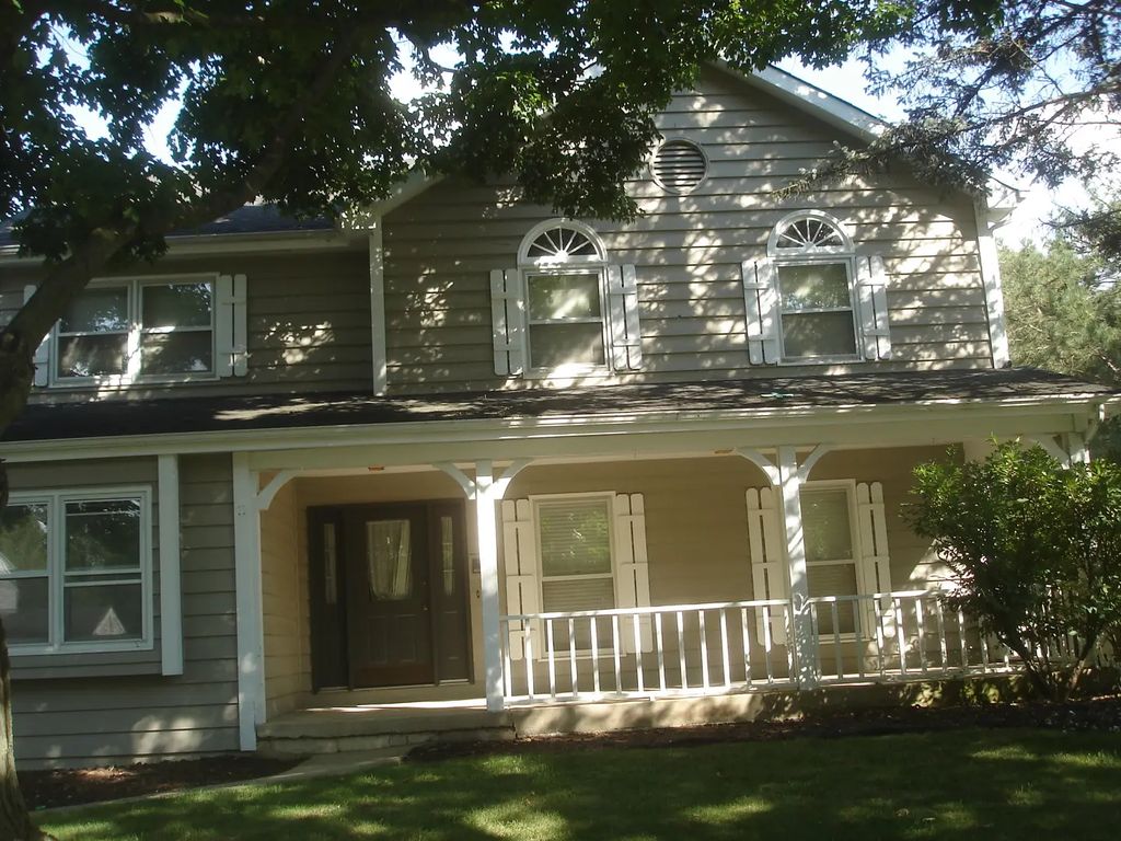 2240 Rosehill Court, Naperville