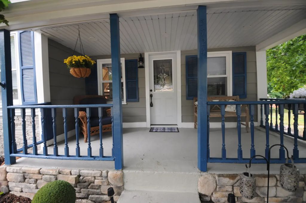 5724 Milwaukee Avenue, Richmond