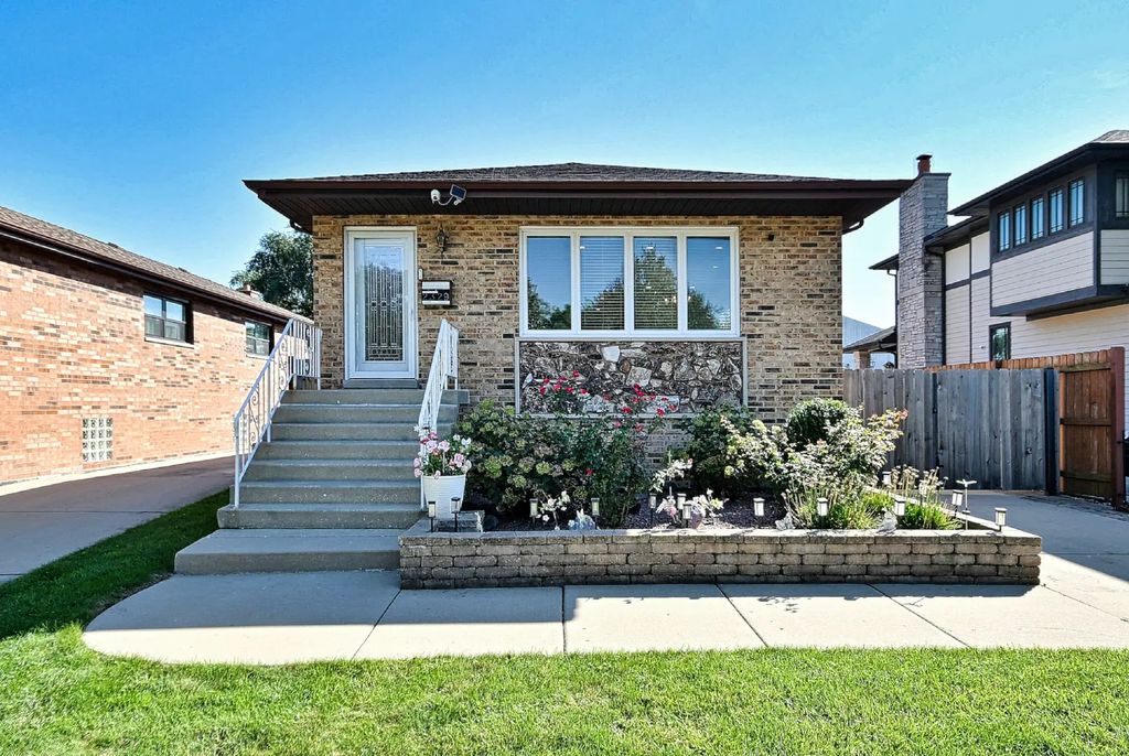 2329 Trumbull Avenue, River Grove