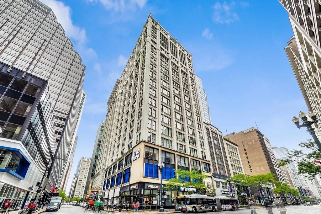 8 W Monroe Street 1702, Chicago, 60603