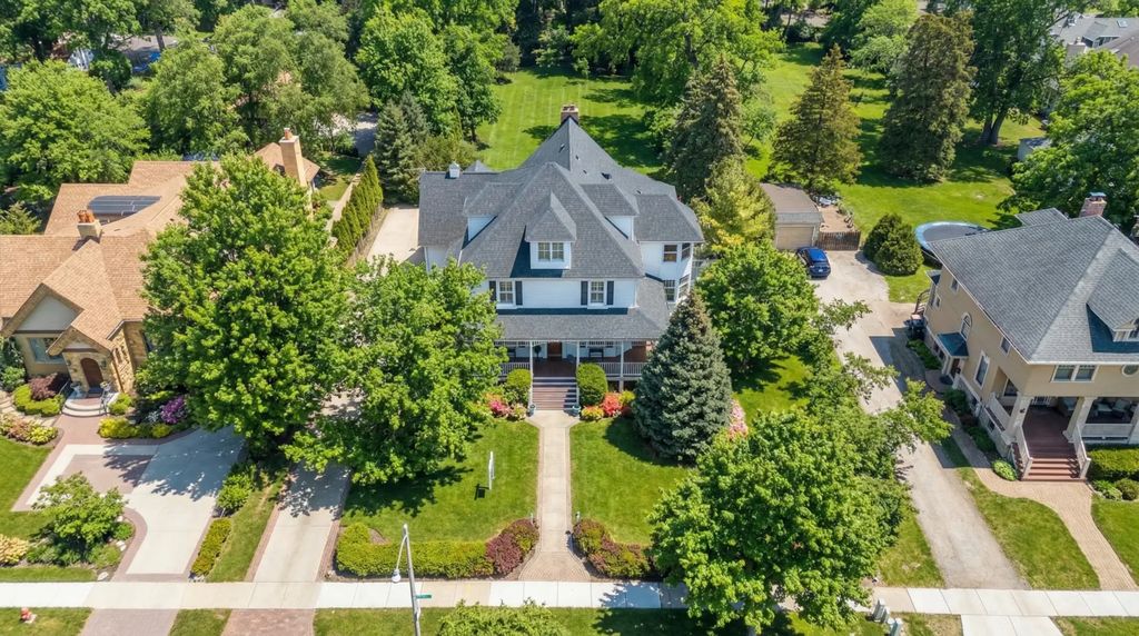 300 E Euclid Avenue, Arlington Heights