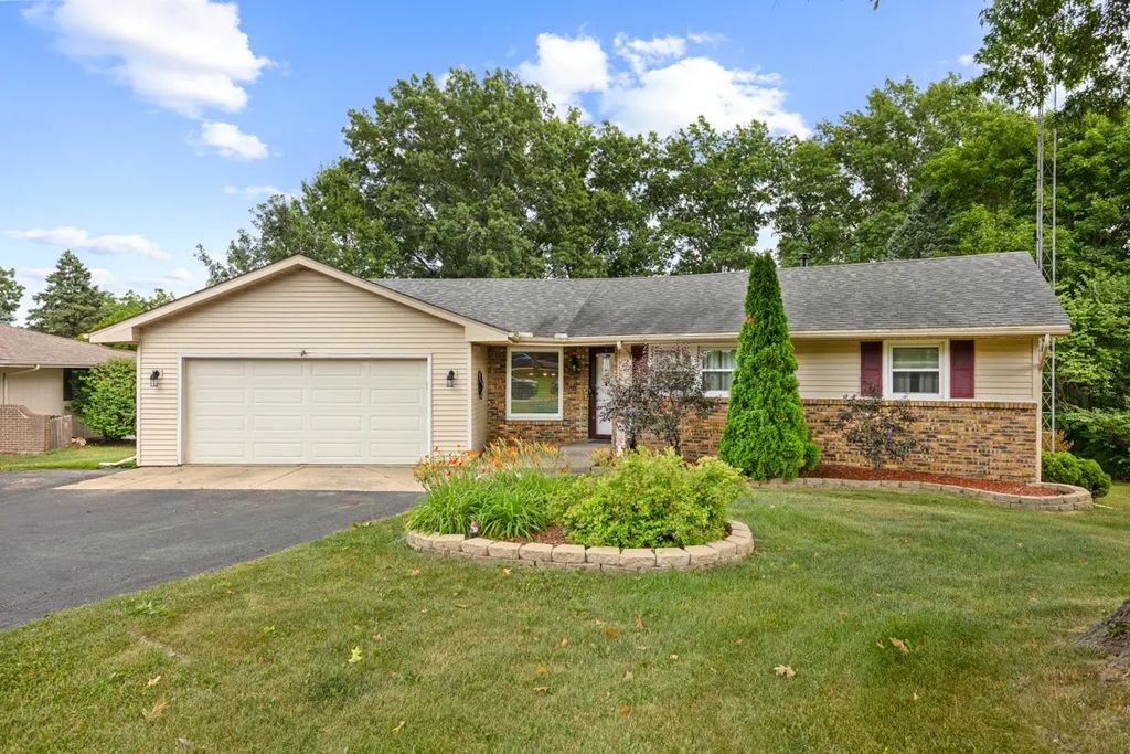 1686 Valencia Drive, Rockford