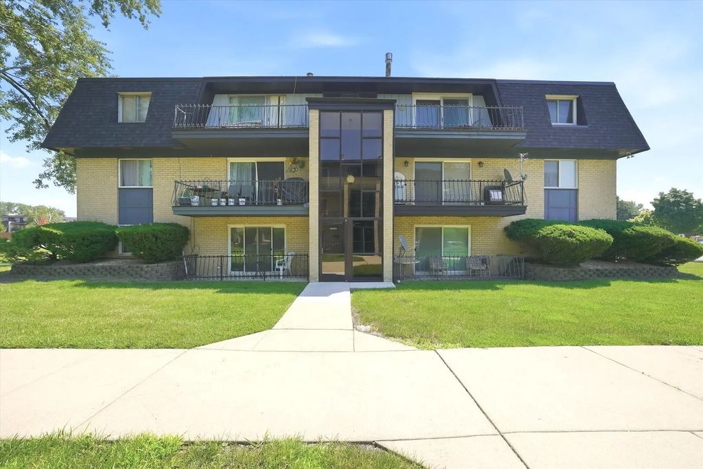 11132 S 84th Avenue 3b, Palos Hills