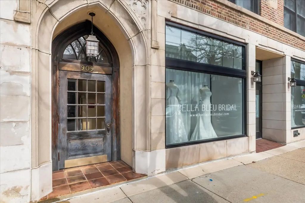 909 Green Bay Road 3s, Winnetka, 60093