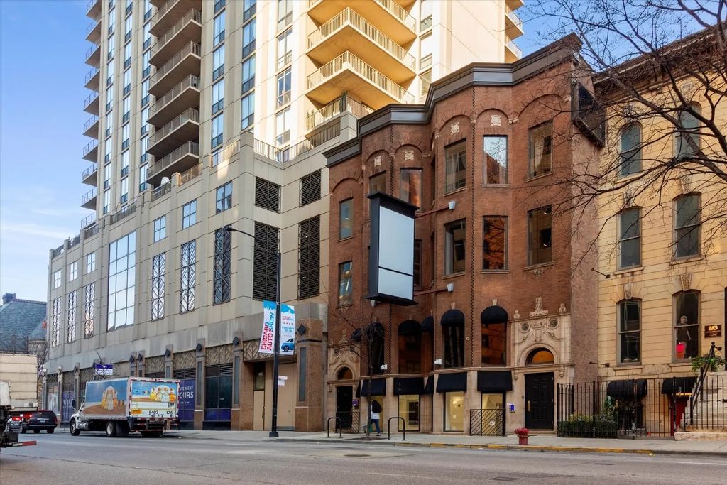 22 W Ontario Street 300-c, Chicago