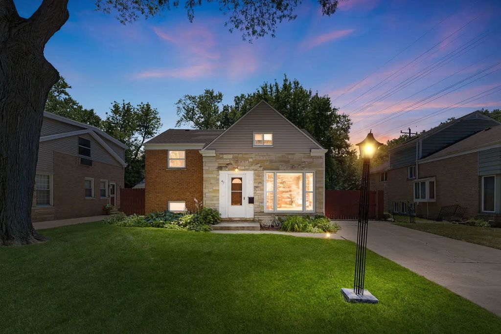 47 Hackberry Lane, Glenview