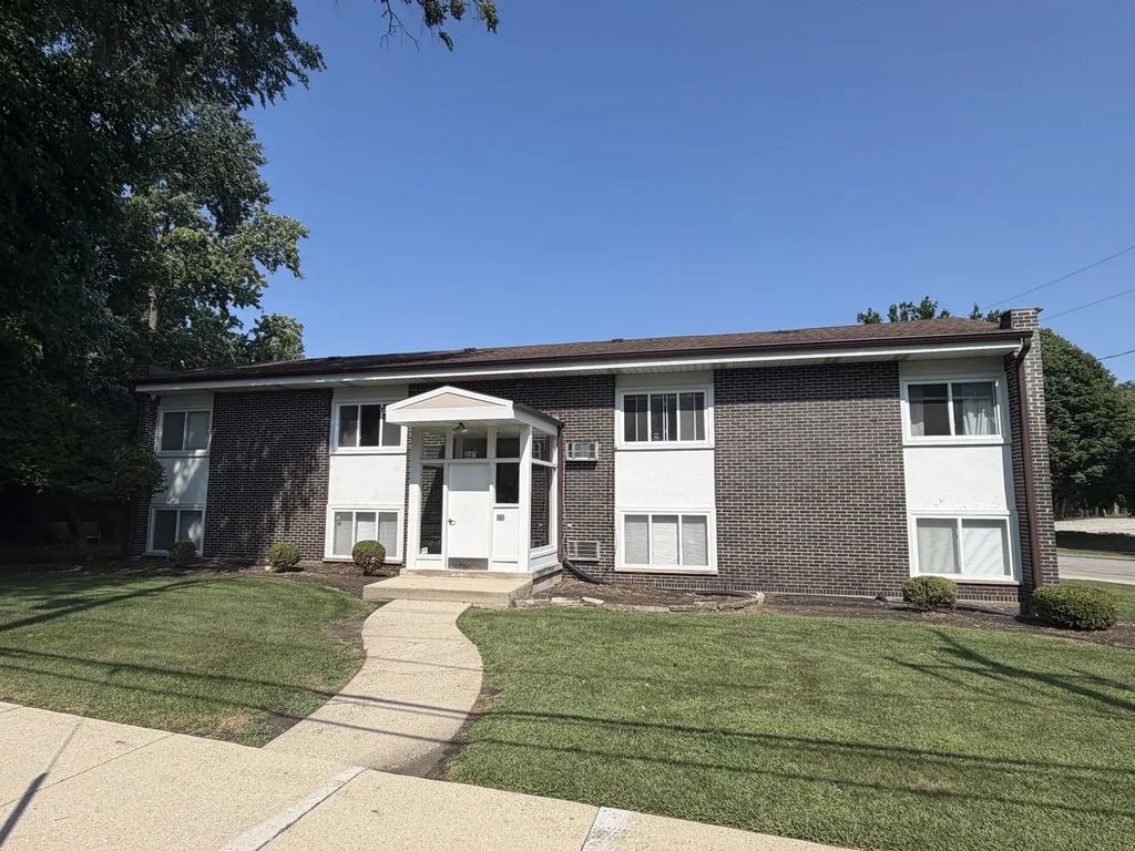 440 Lorraine Street 2s, Glen Ellyn