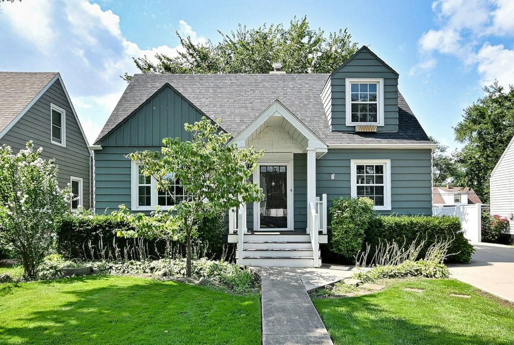 1034 S Saylor Avenue, Elmhurst