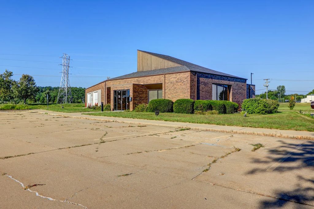 1400 N Galena Avenue, Dixon