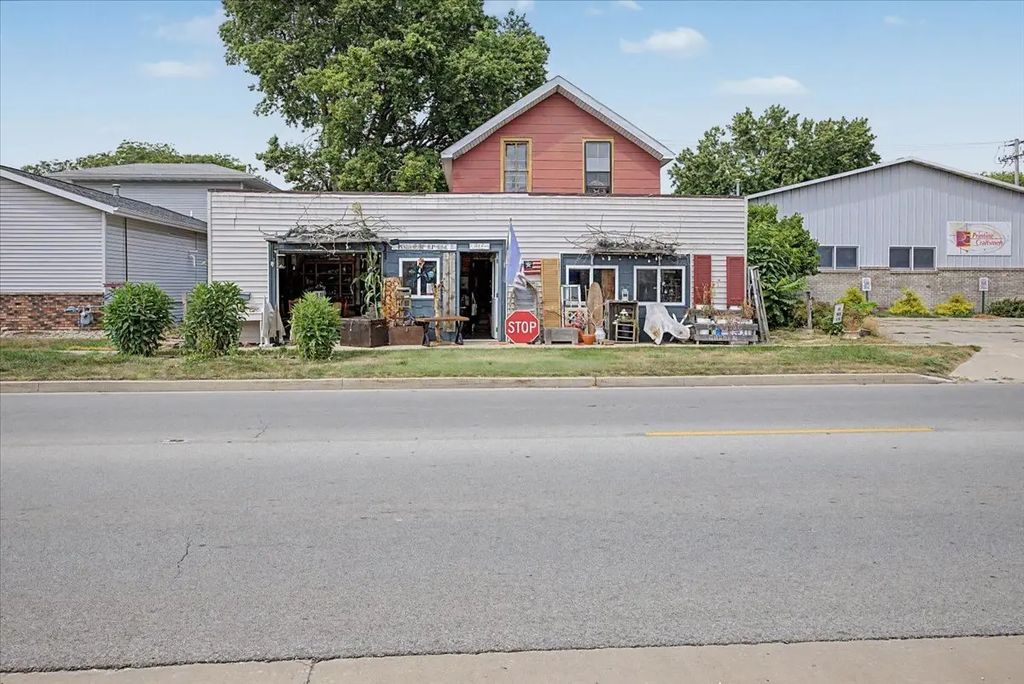 517 W Howard Street, Pontiac