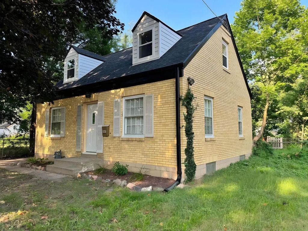 1619 Evergreen Street, Rockford