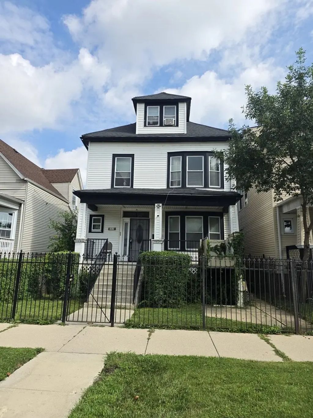 1516 W 72nd Street, Chicago