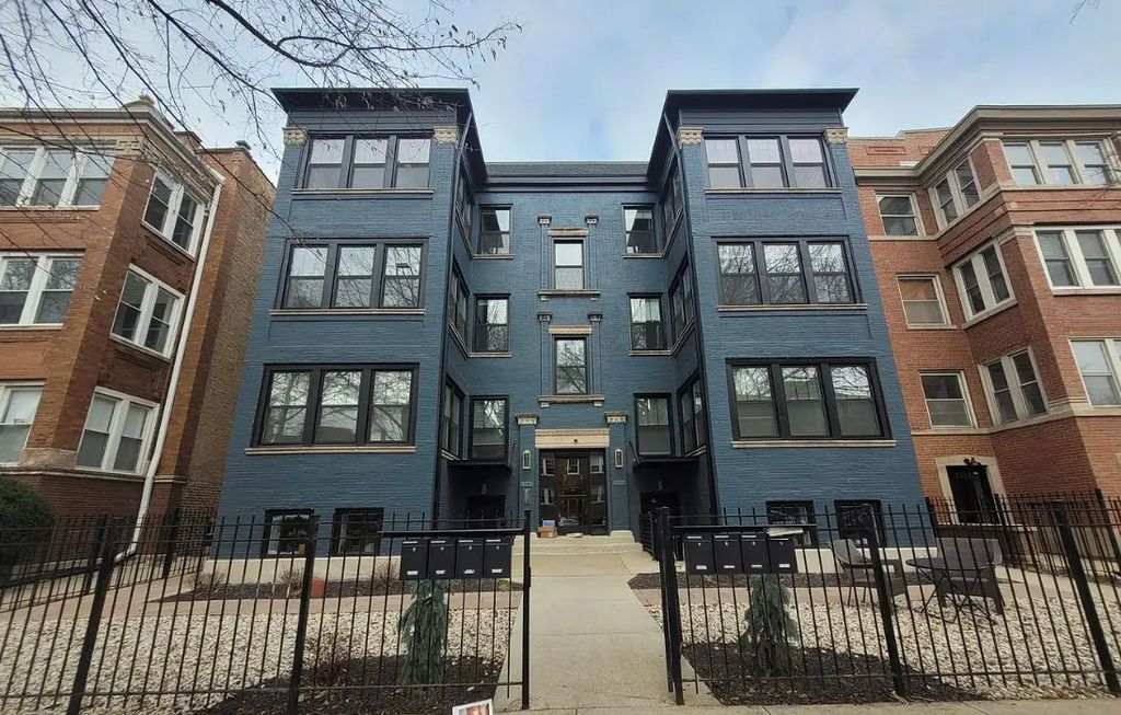 1318 W Winnemac Avenue 3, Chicago, 60640