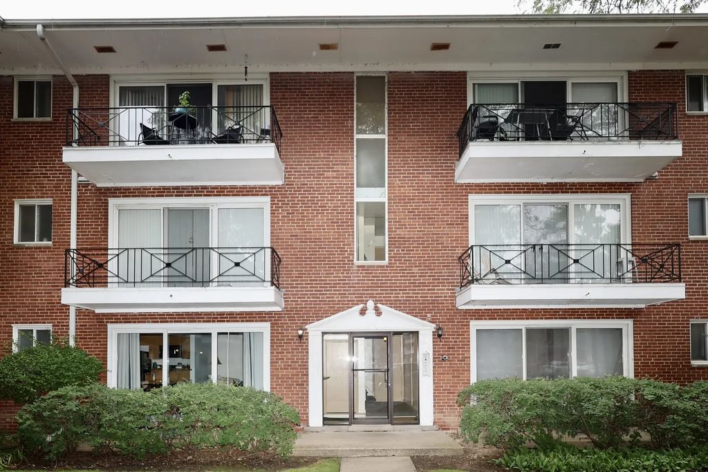 10115 Old Orchard Court 303, Skokie, 60076