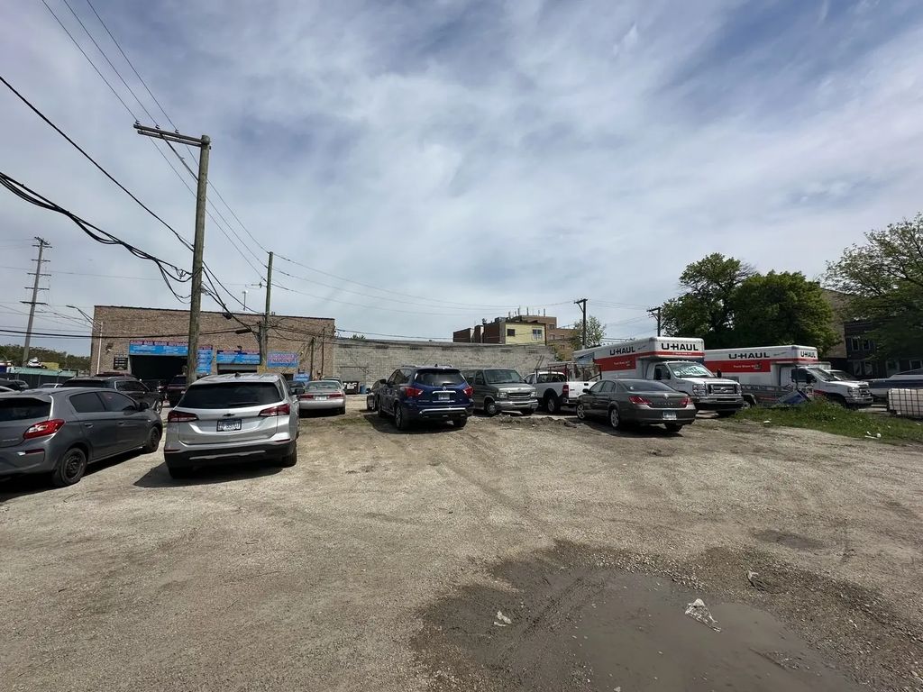 3110-3118 S Shields Avenue, Chicago
