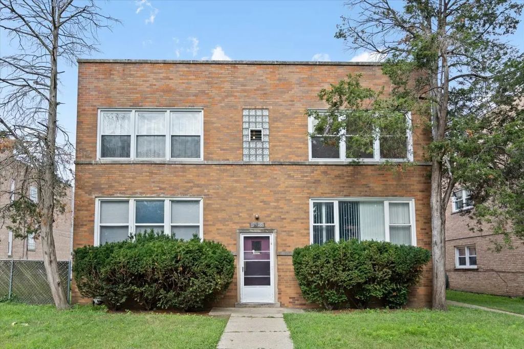 8920 Lamon Avenue 2b, Skokie, 60077