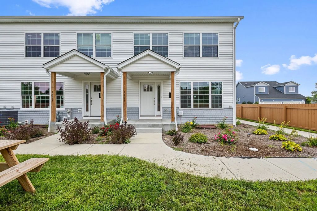 1364 Greenbrook Court, Hanover Park