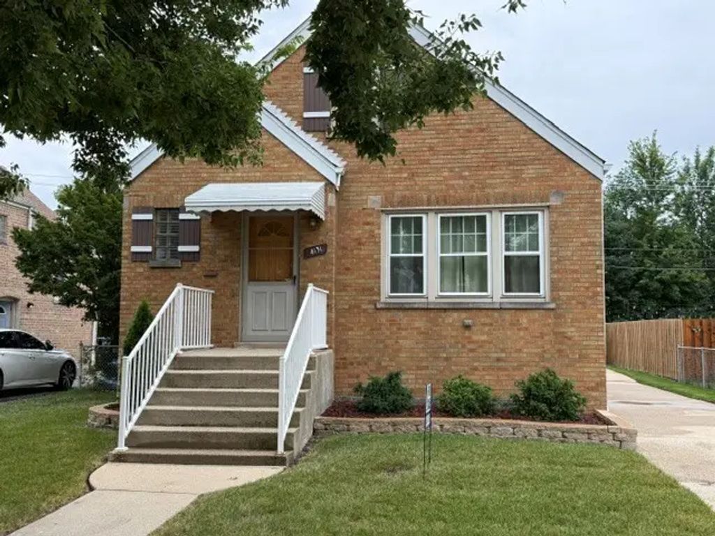 4131 W 70th Street, Chicago