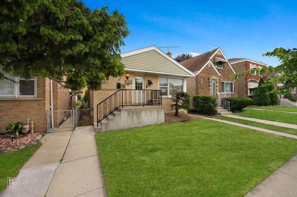 6741 S Komensky Avenue, Chicago