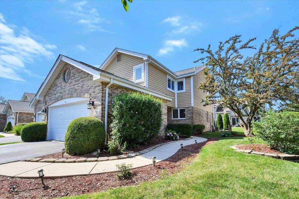 17323 Lakebrook Drive, Orland Park