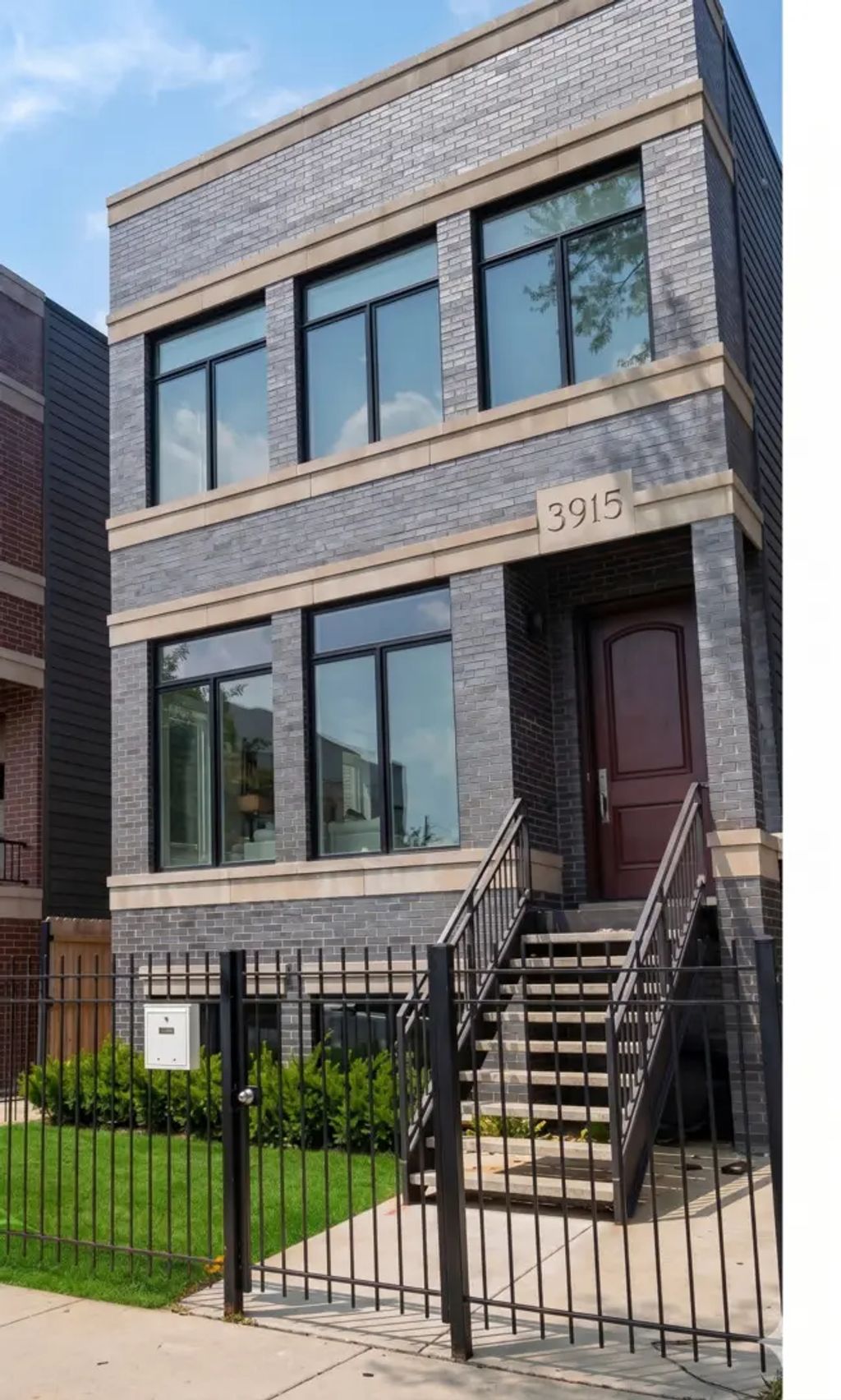 3915 S Calumet Avenue, Chicago, 60653