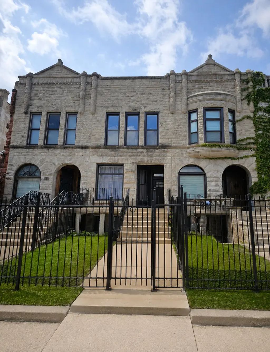 4420 S Berkeley Avenue, Chicago, 60653