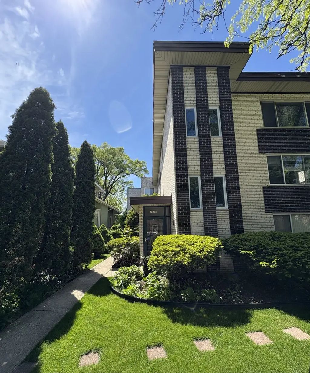 7070 N Ridge Boulevard 1b, Chicago