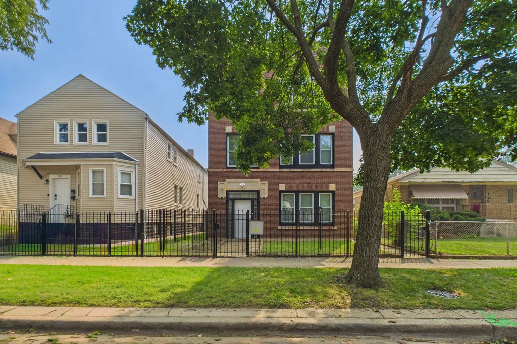 7919 S Ellis Avenue 1, Chicago, 60619