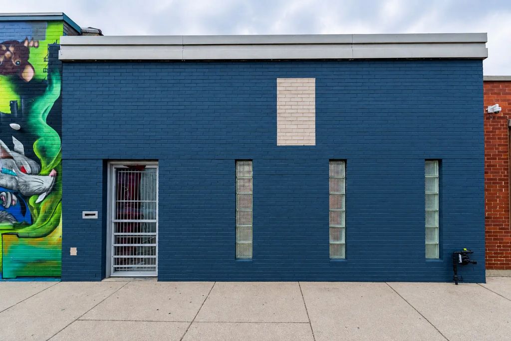 4447 W Belmont Avenue, Chicago, 60641