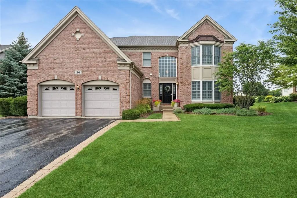 24 Tournament Drive S, Hawthorn Woods