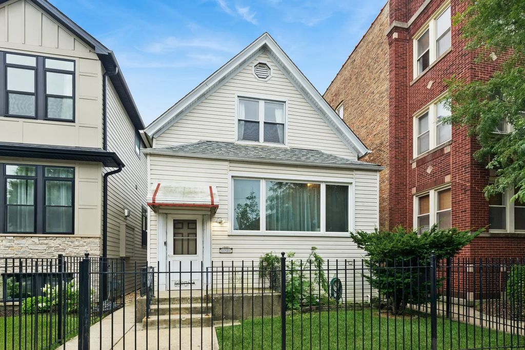 1721 W Foster Avenue, Chicago, 60640