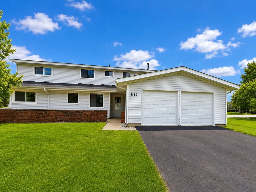 1187 Foxboro Court 1187, Schaumburg