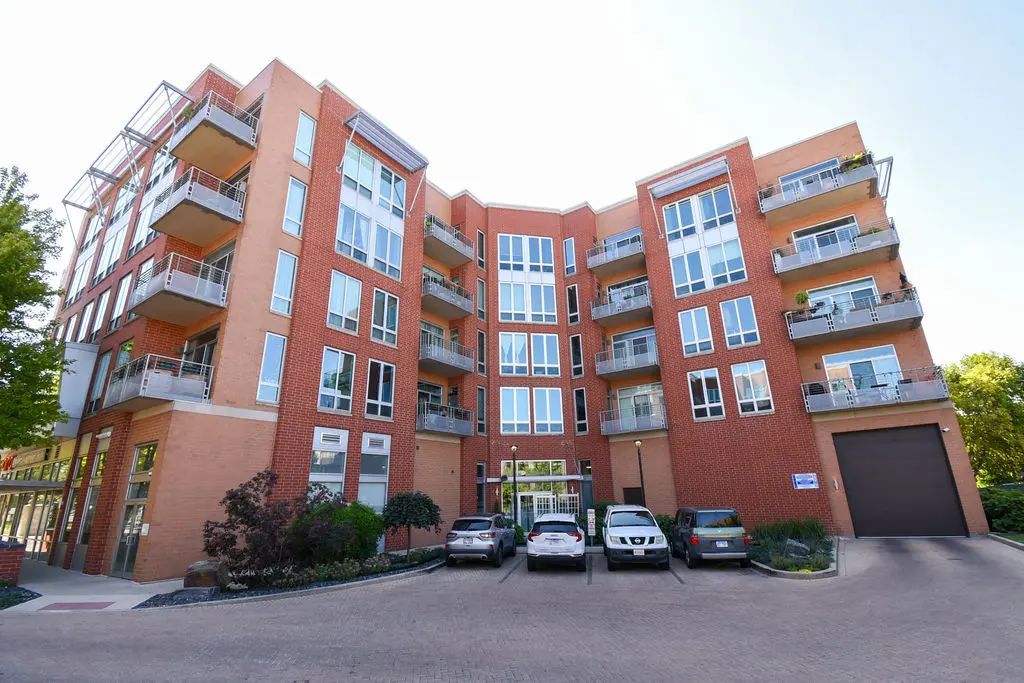 4814 N Clark Street 202s, Chicago, 60640