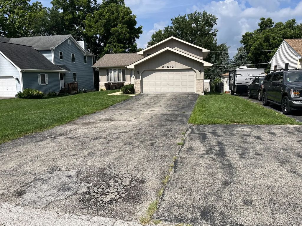 3s572 Haylett Avenue, Warrenville