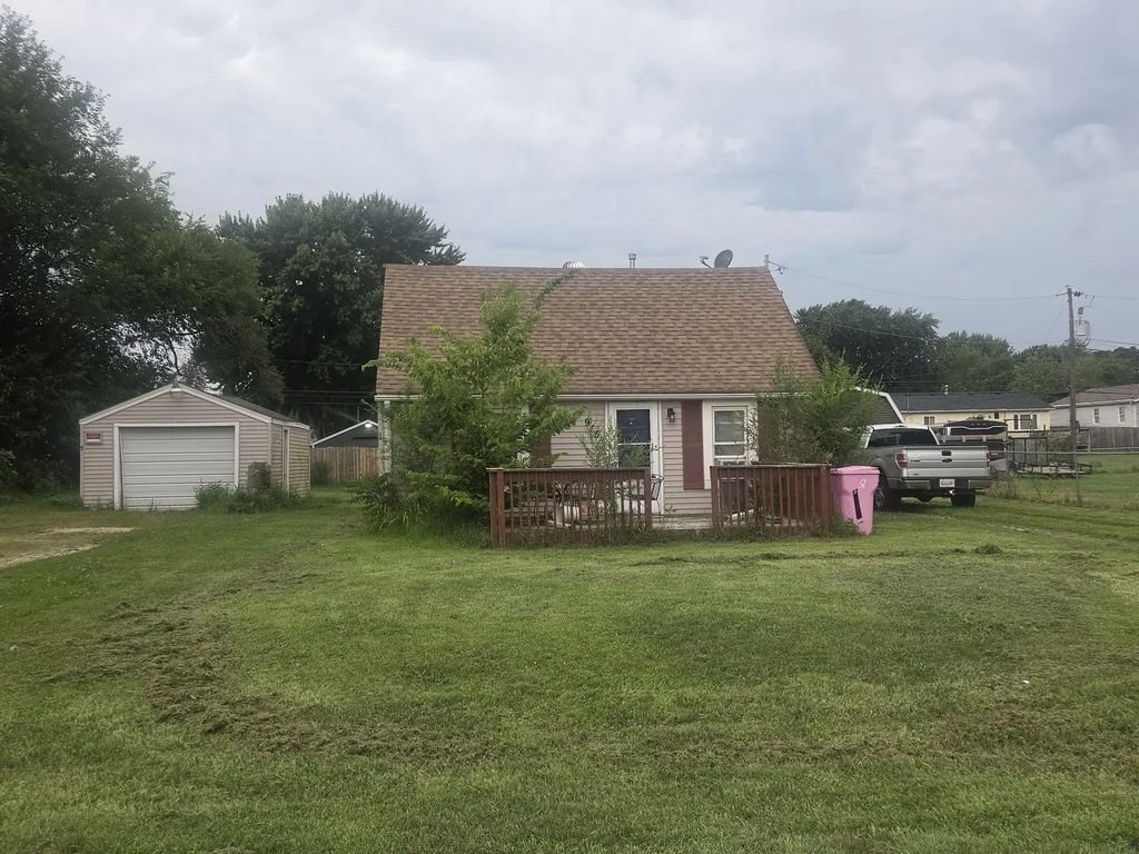 915 3rd Street, Colona