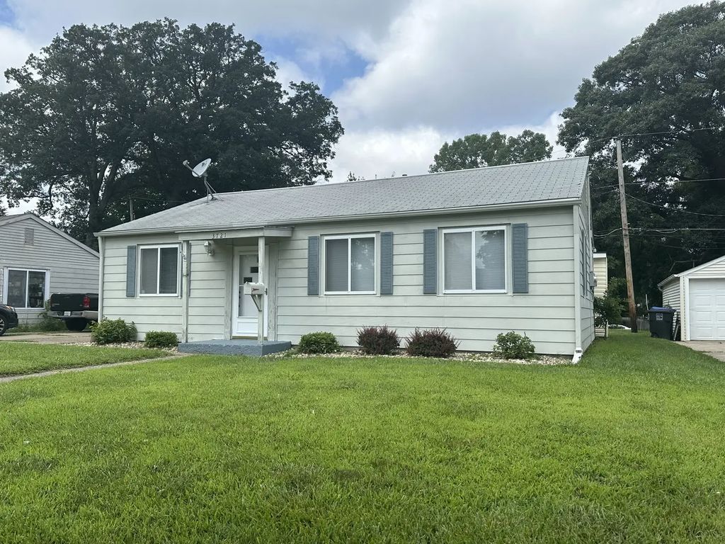 3721 13th Avenue, Moline
