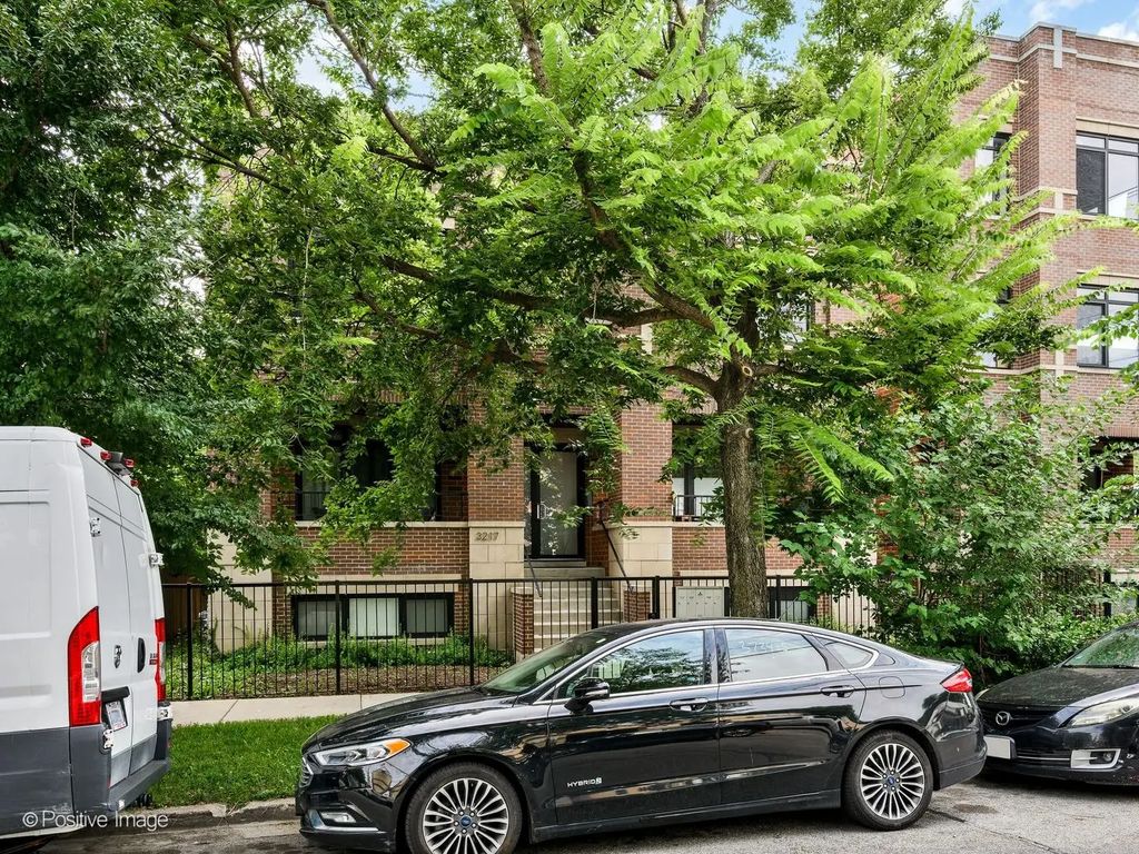 3217 N Troy Street 2s, Chicago, 60618