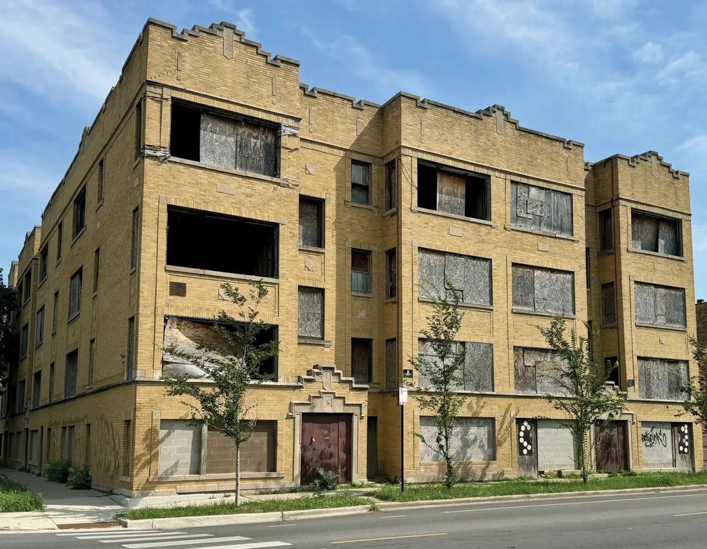 818 W 71st Street, Chicago, 60621