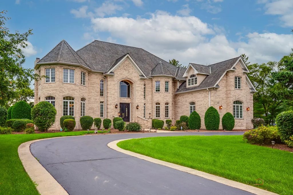 3613 Crestview Drive, Long Grove