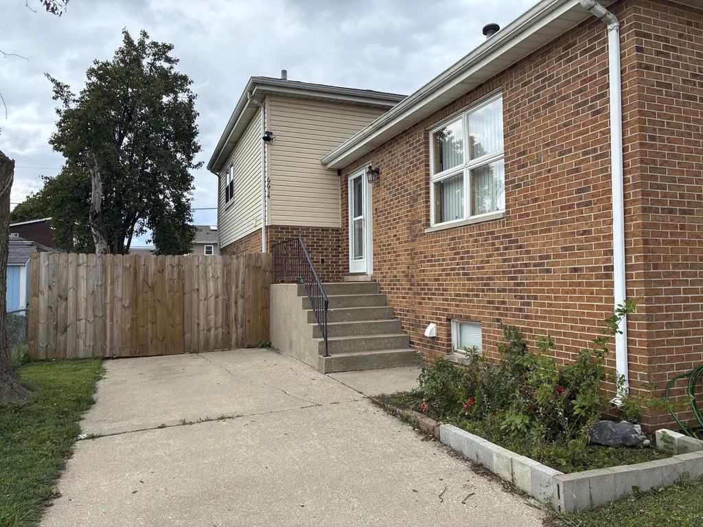 6614 Kane Avenue, Hodgkins