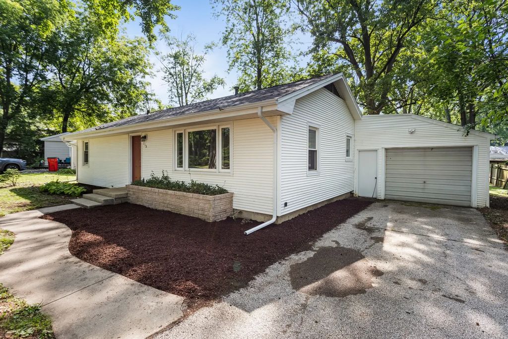713 Southwest Drive, Champaign