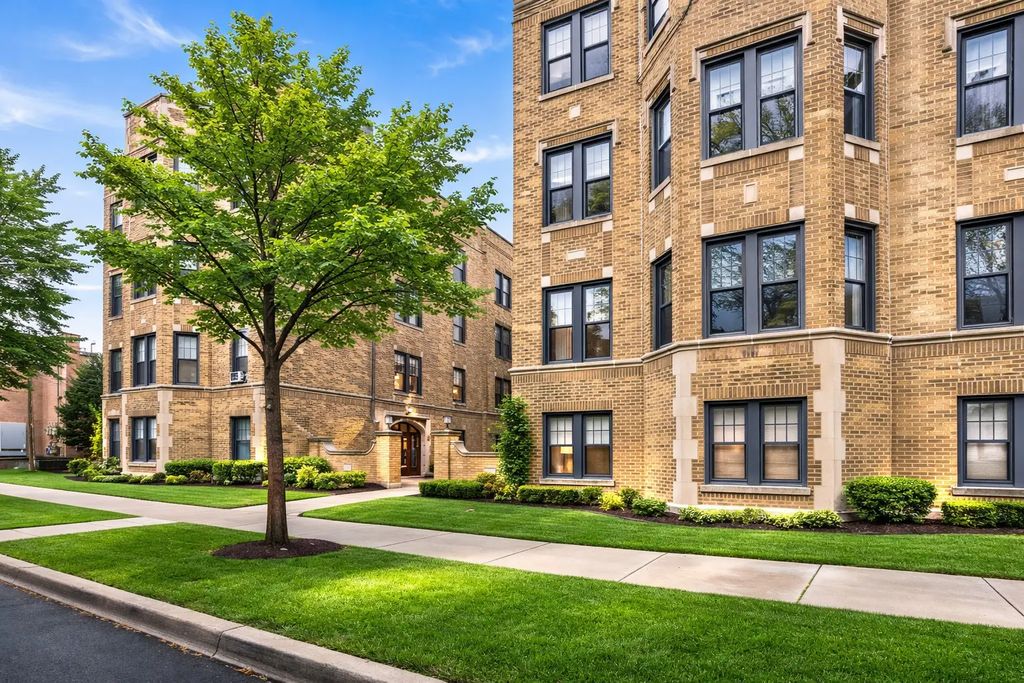 2348 W Addison Street D2, Chicago