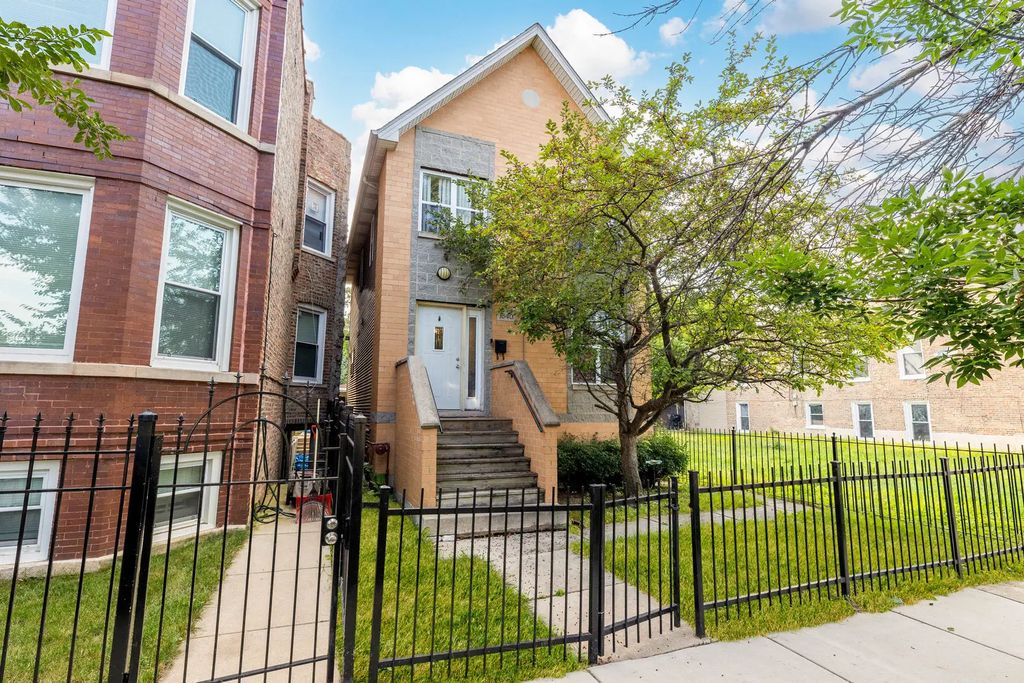 1640 S Ridgeway Avenue, Chicago