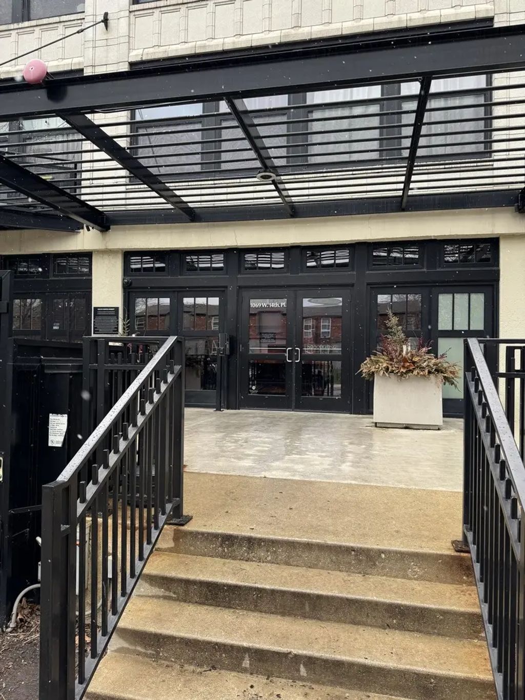 1069 W 14th Place 208, Chicago