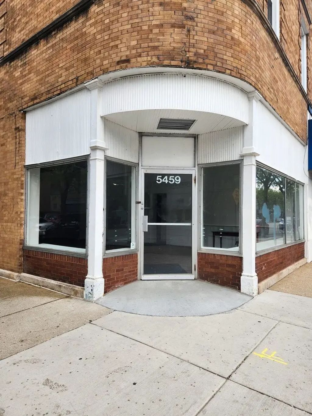 5459 N Broadway Street, Chicago