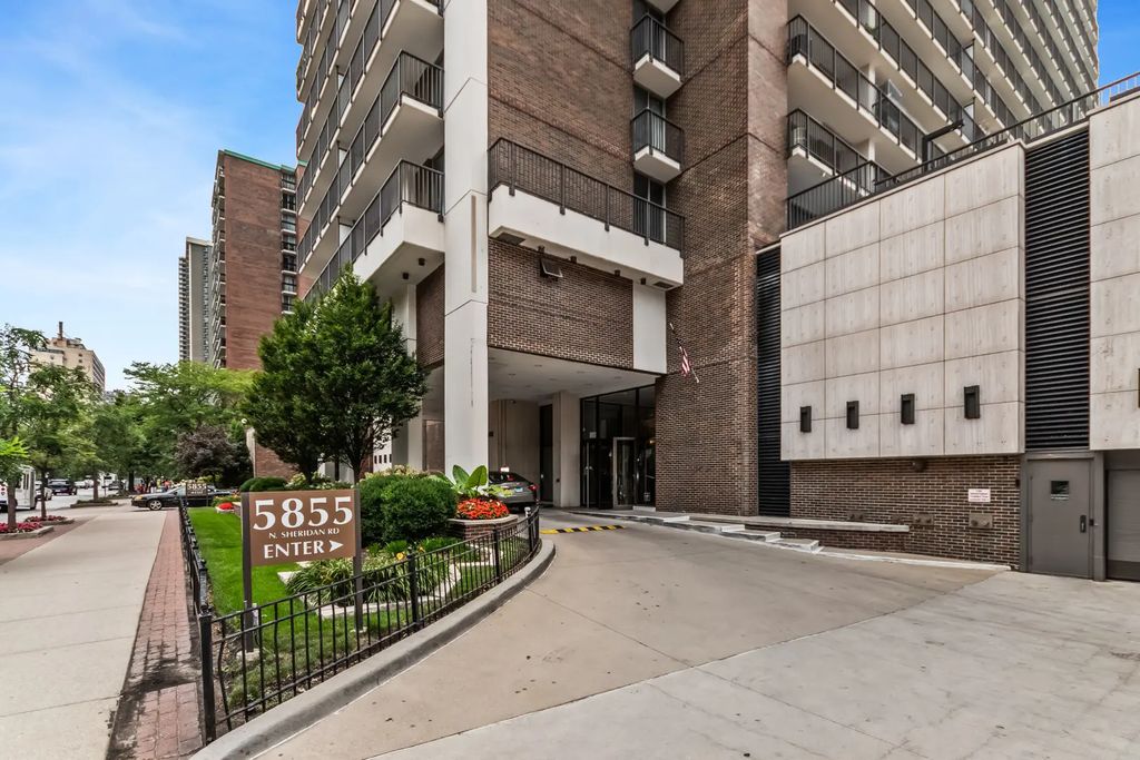 5855 N Sheridan Road 19f, Chicago