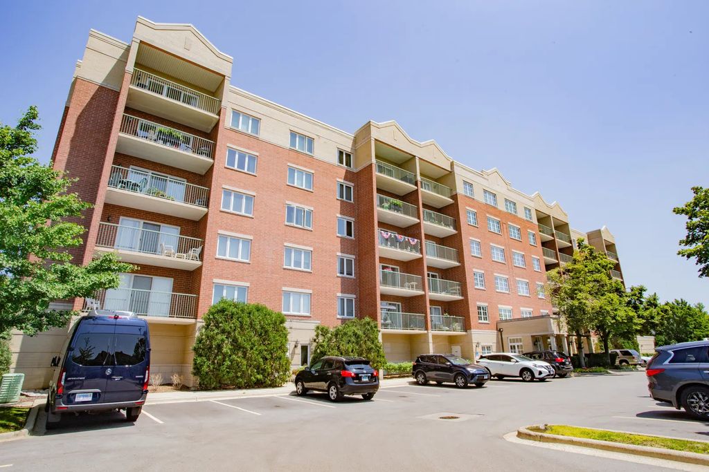 7400 N Lincoln Avenue 511, Skokie, 60076